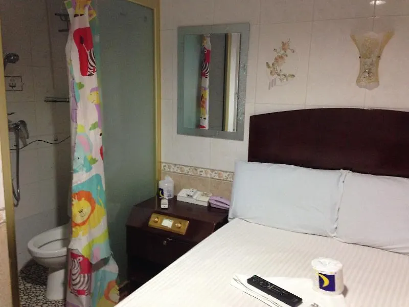 Everest Base Camp Hostel Hongkong 0*,  Čína